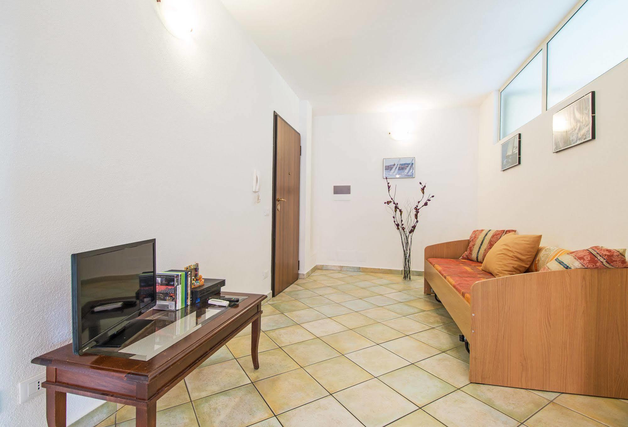Residenza Maria Antonia - Private Apartment Orosei Exterior photo